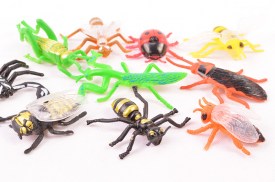 Set 10 insectos plasticos colores (3).jpg